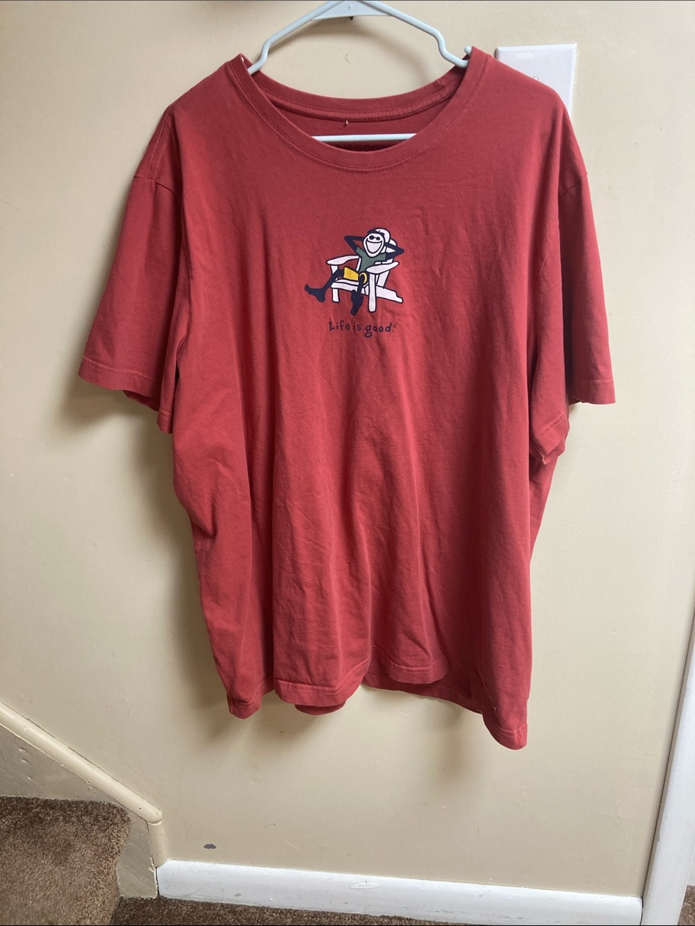 Life Is Good Men's Short Sleeve Tee in Rust Red with Beach Graphic